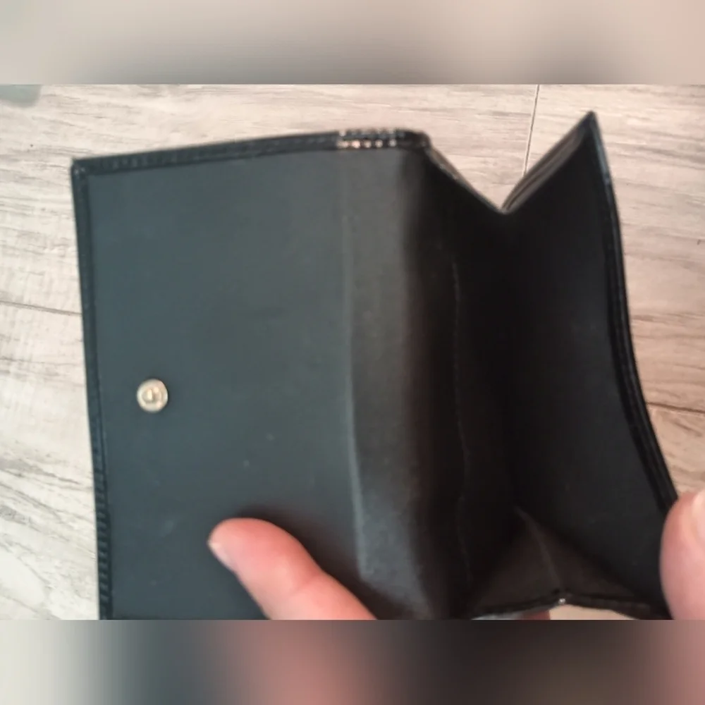 S BVLGARI Black Patent Leather Buckle Medium Wallet